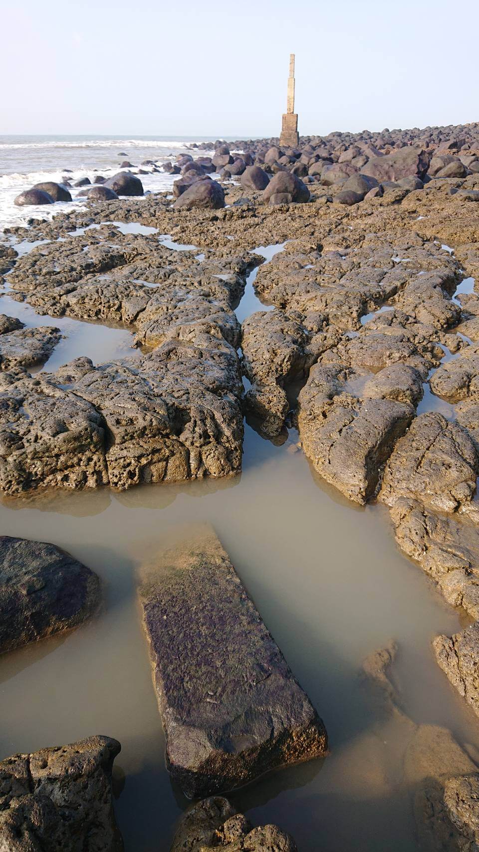 颱風襲金 海邊驚見古碑   烈嶼南山頭百年公禁碑出土