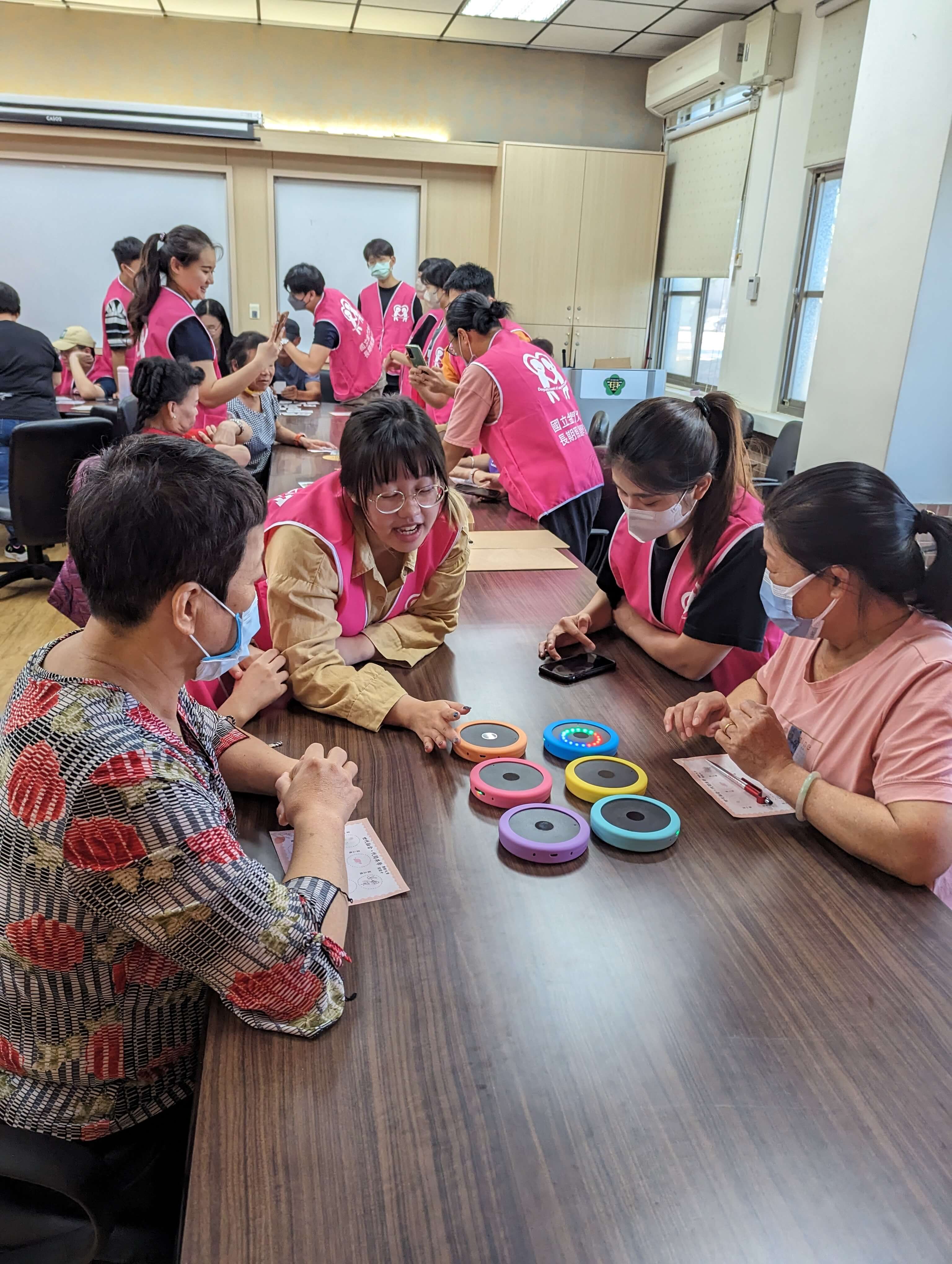 活到老學到老!     金大長照系與樂齡大學共同辦理「健康樂齡，在地老化｣