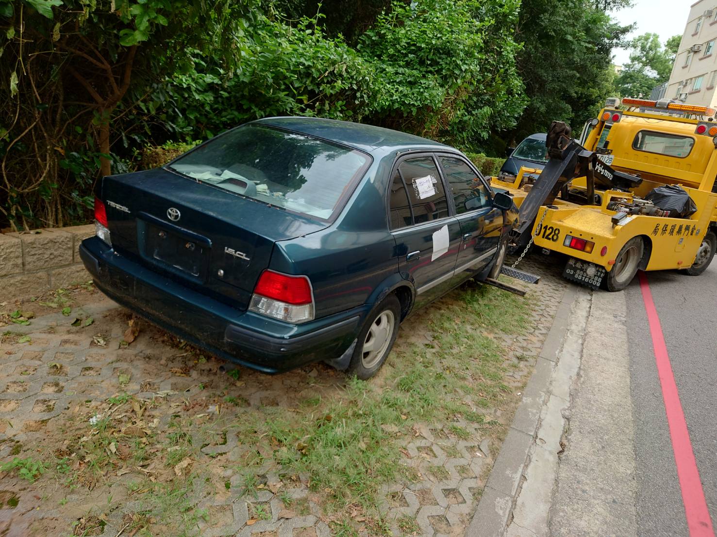 一年舉報廢棄車霸856件  金門縣將加強廢棄車輛查報拖吊