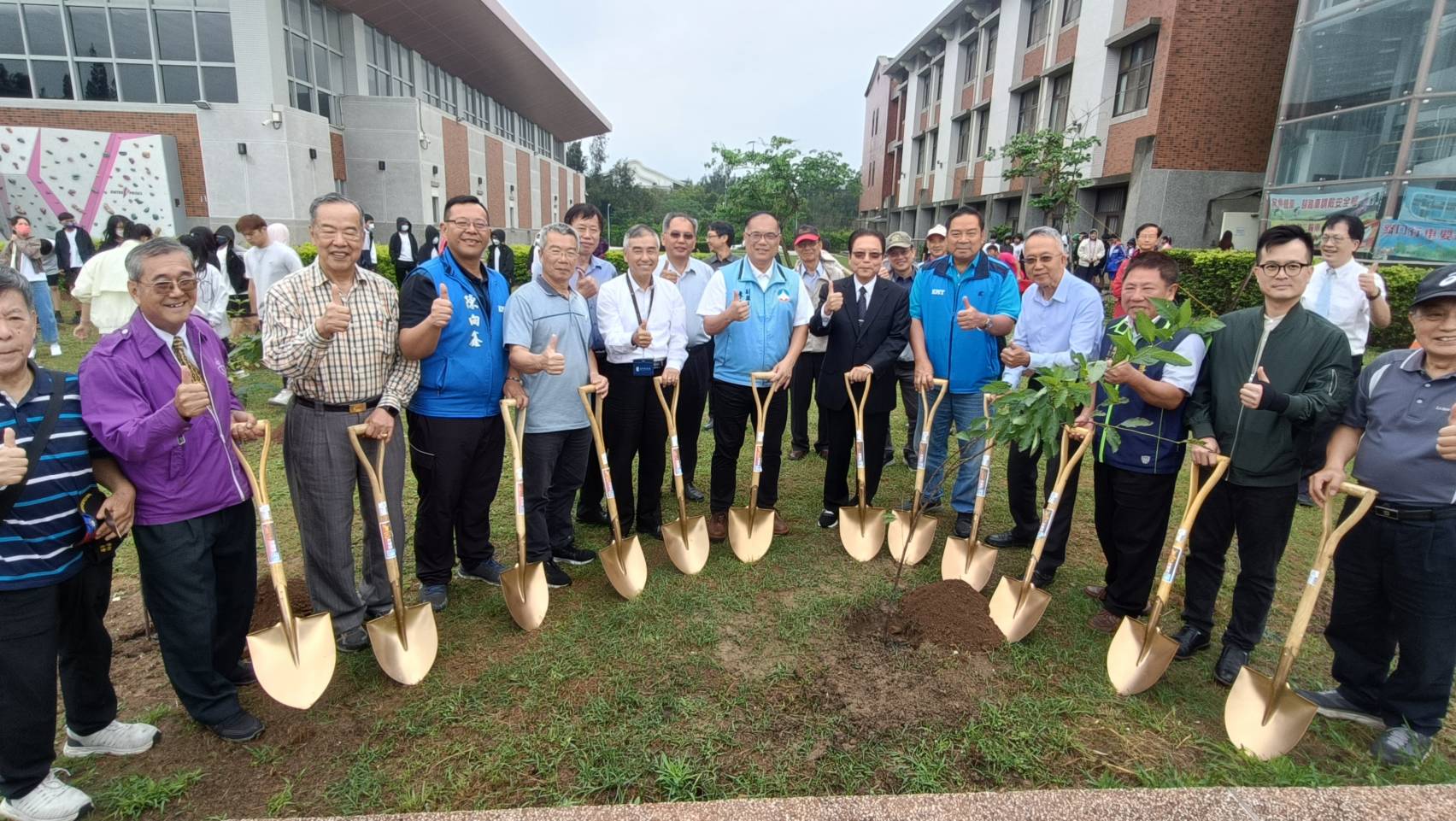 推動淨零排放  銘傳邀小學生種樹去!