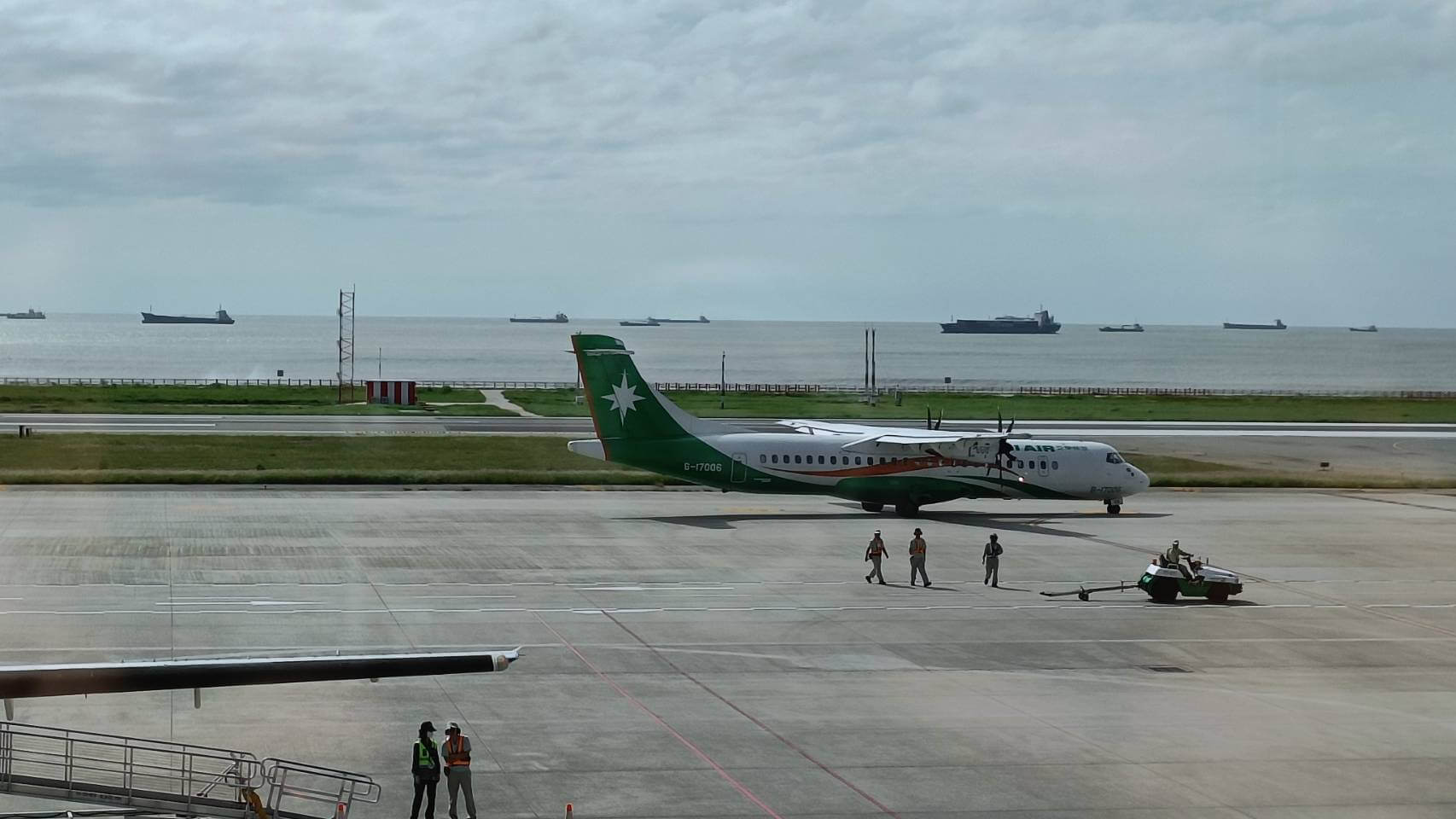 山陀兒進逼！30餘艘貨船 硬闖金門料羅灣避風浪