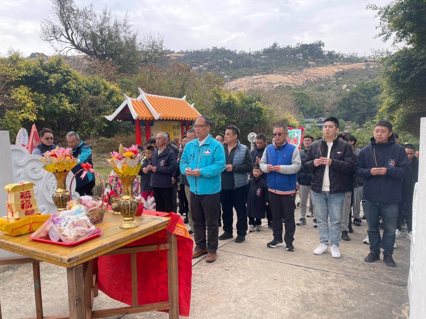 金門天震堂百民信眾初九扛輦登山