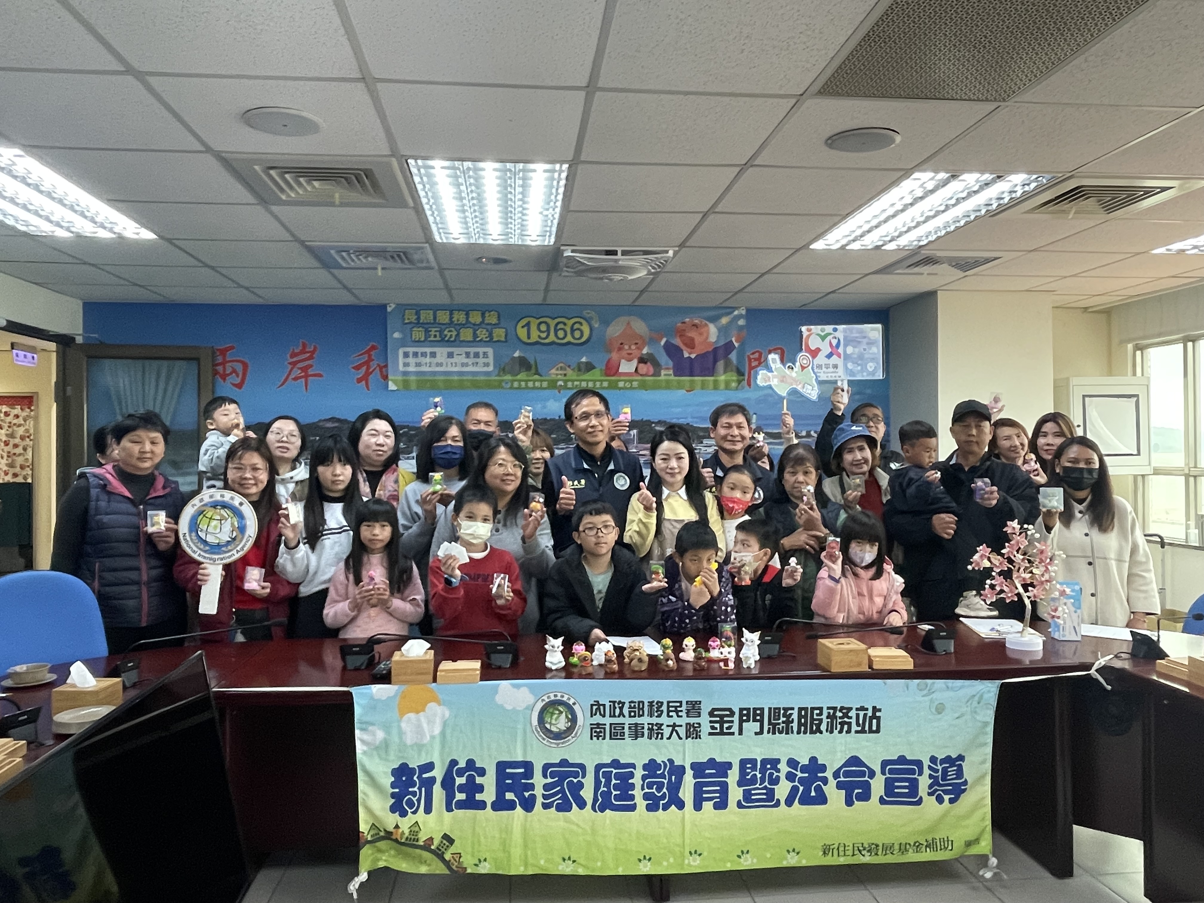 金門移民署邀浯島新住民 手作蛇年開運擴香石