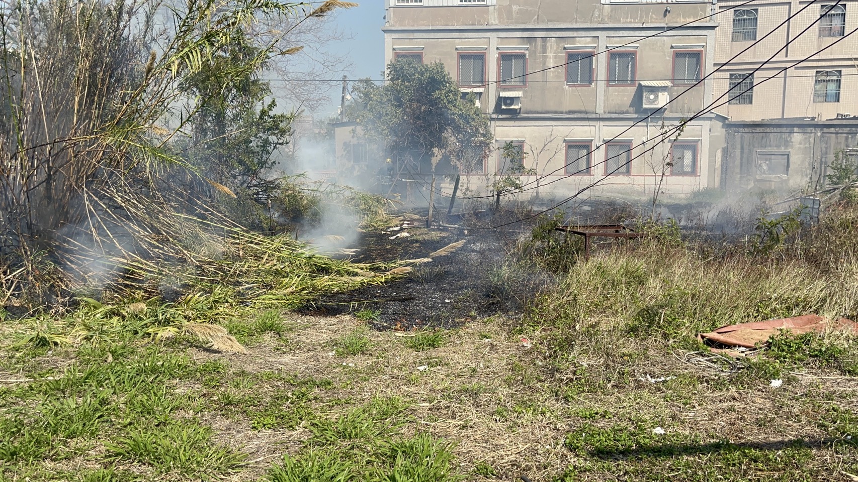 金門林兜民宅旁田野火警 消防局快速撲滅