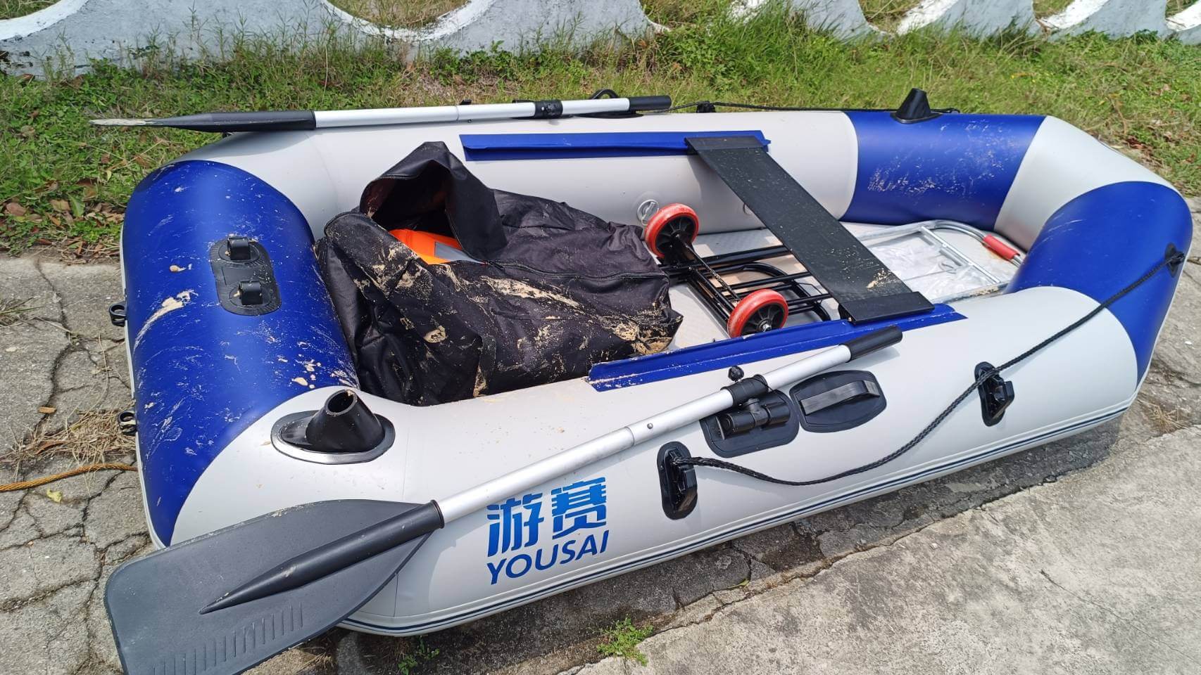 遭大陸通緝，陸男愚人節滑橡皮艇偷渡金門