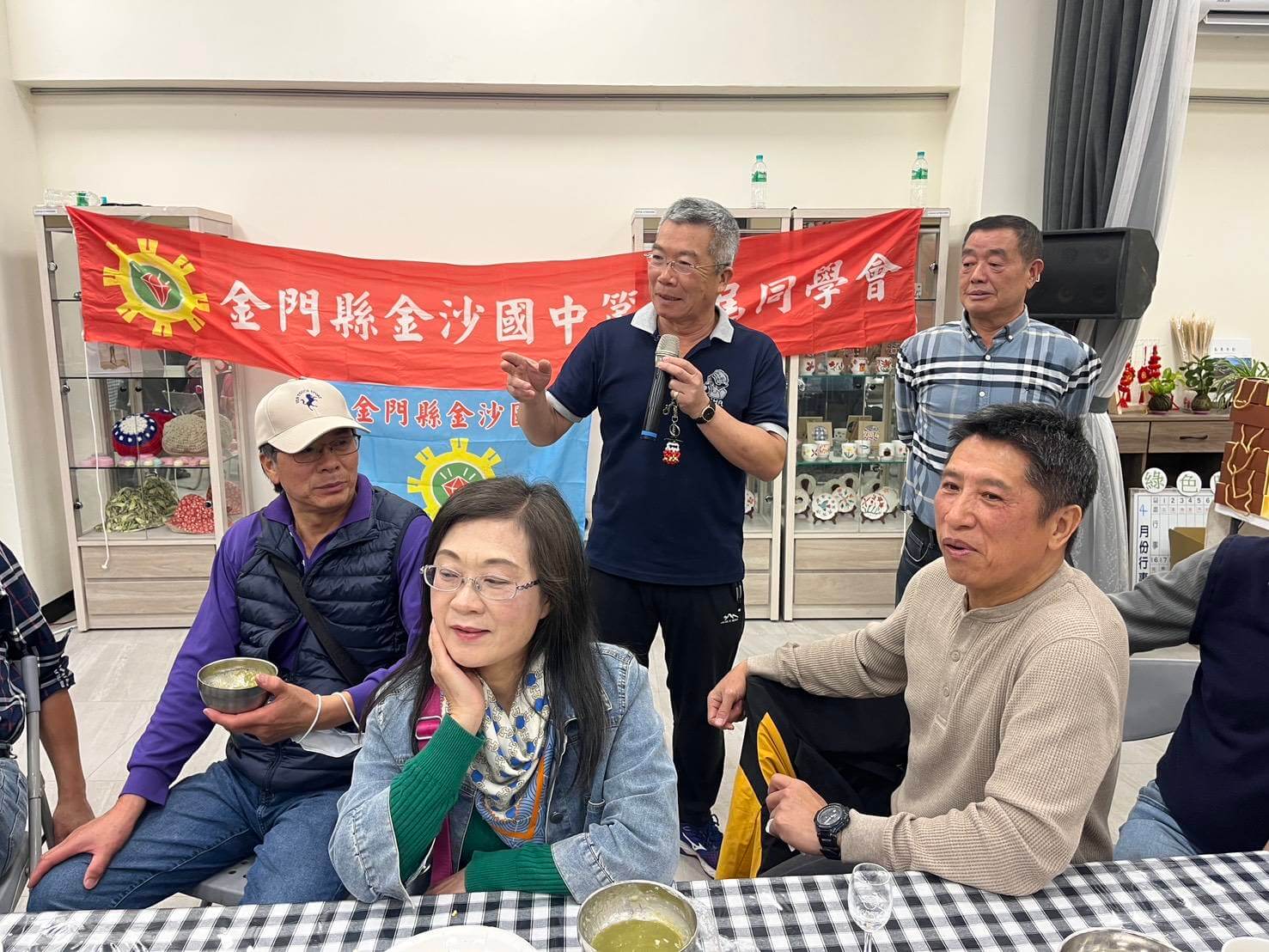 金沙國中第十屆同學會別出心裁 端午製作紅龜糕憶傳統