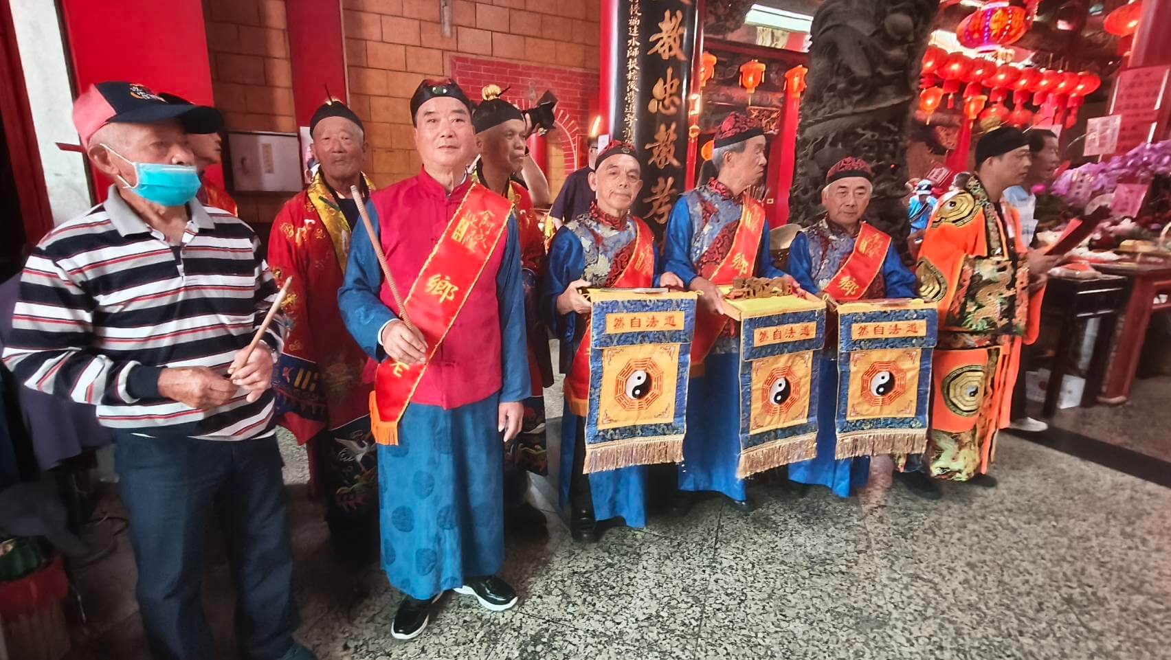 金門浯島城隍遷治345週年千人遶境　信眾齊冒雨迎信仰盛典