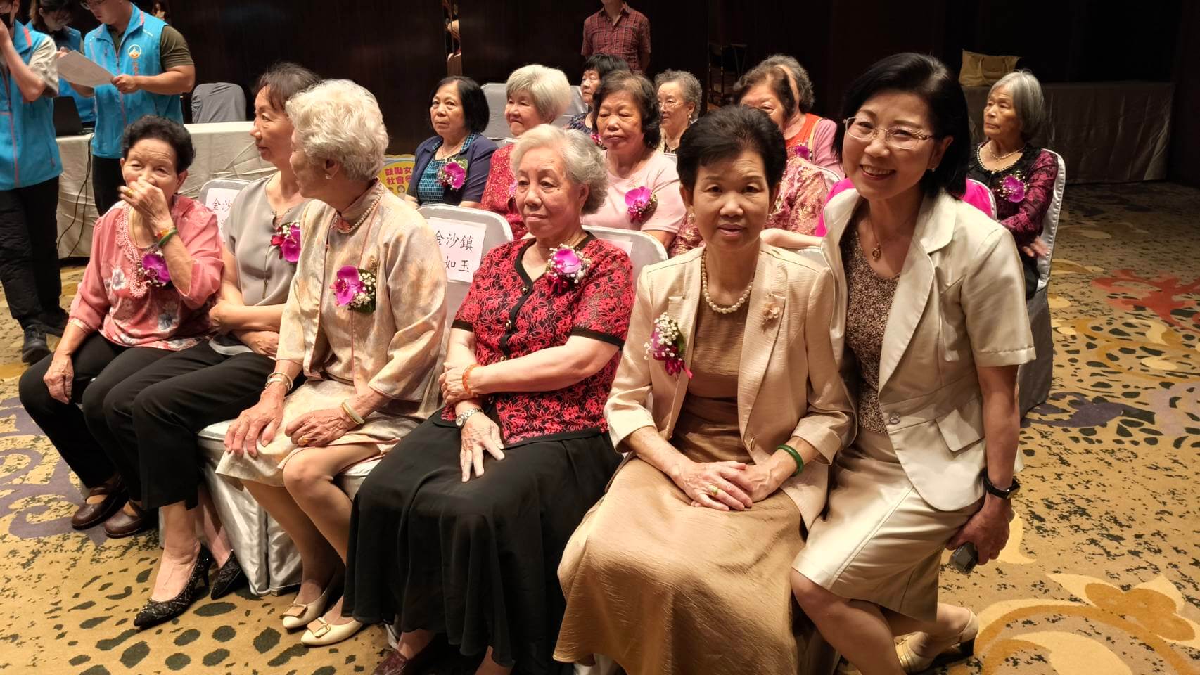 感恩媽咪 金門慶祝母親節表揚15位模範母親