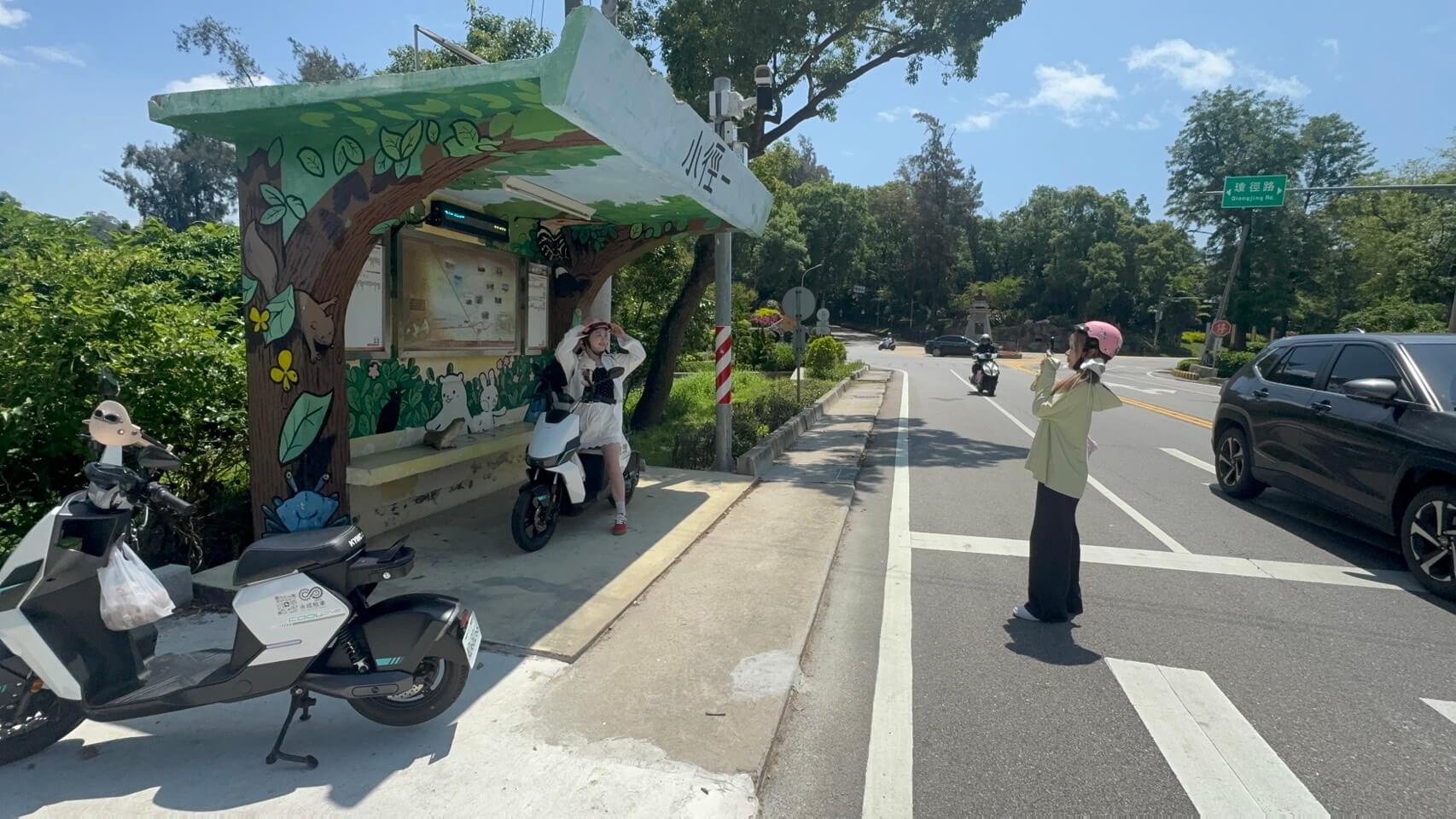 金門「小徑一」公車站爆紅!立體歐亞水獺萌翻遊客 成陸客網美打卡新地標 金門「小徑一」公車站爆紅!立體歐亞水獺萌翻遊客 成陸客網美打卡新地標