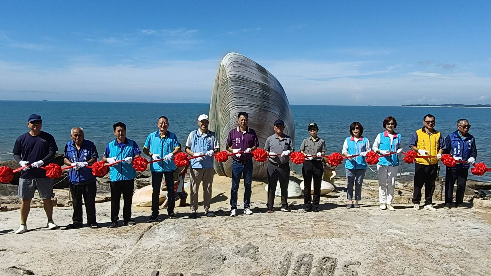 2025金湖花蛤季開跑 千人蛤苗放流暨成功花蛤裝置藝術啟用典禮