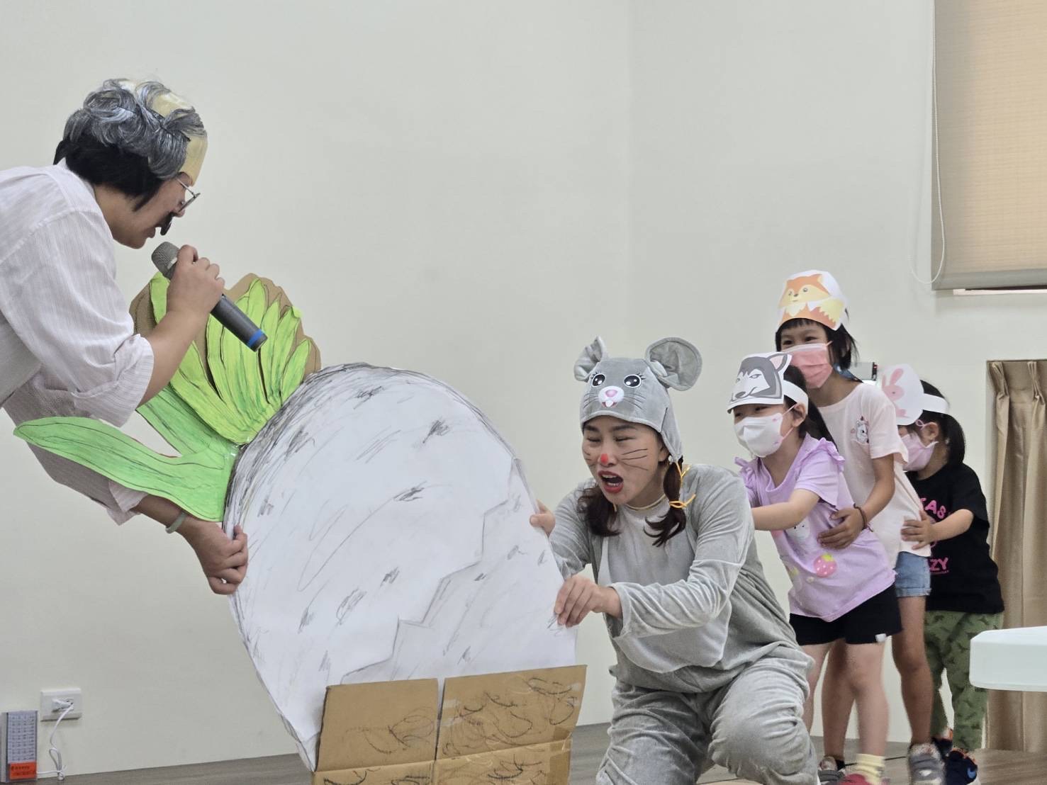 金門家扶富育圖書室打造親子共學角落　共讀共玩活動熱鬧登場