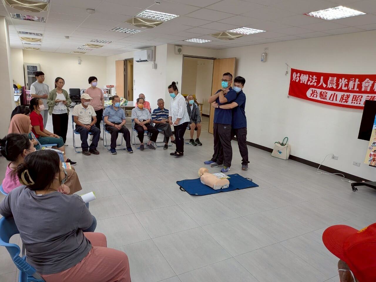 強化第一線照護應變能力　晨光基金會攜手金門縣消防局辦理外籍看護急救訓練