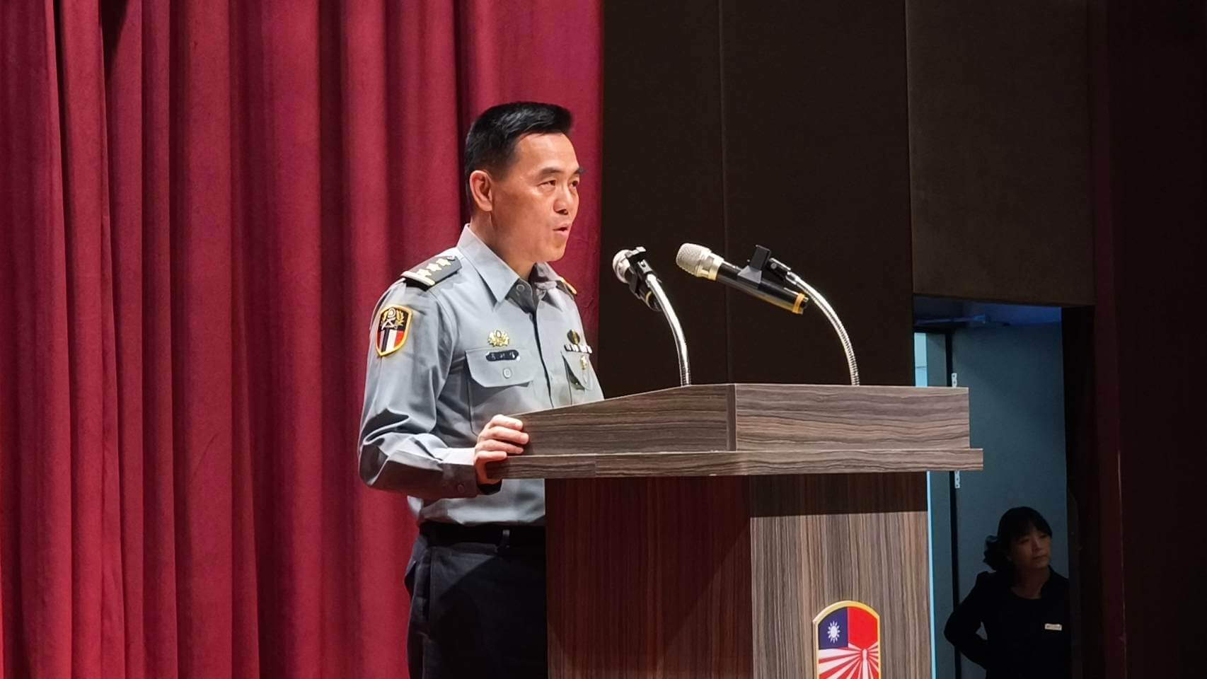 陸軍司令呂坤修上將對823英雄及遺族表達崇高敬意 陸軍司令呂坤修上將對823英雄及遺族表達崇高敬意