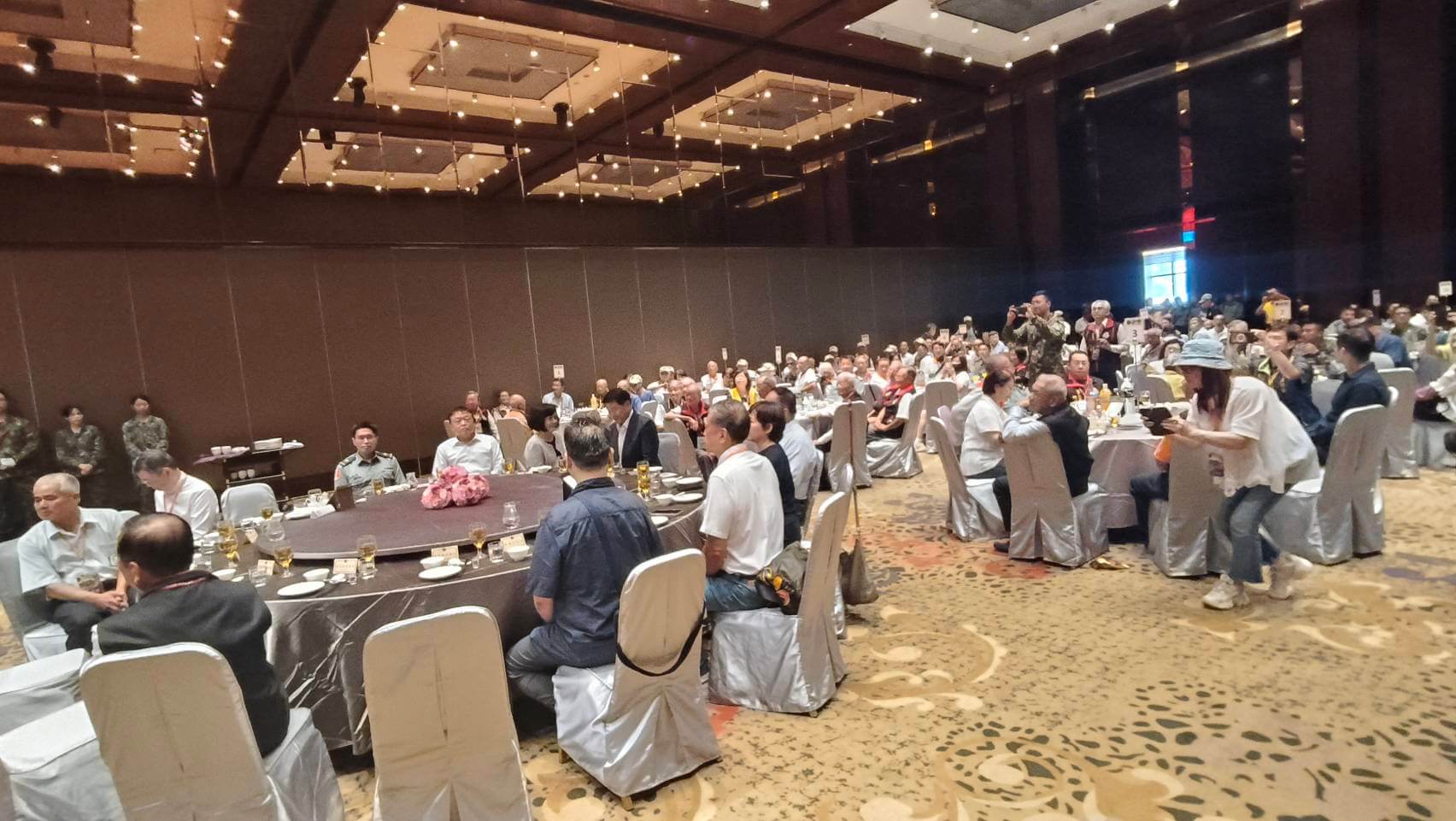 陸軍司令呂坤修上將對823英雄及遺族表達崇高敬意