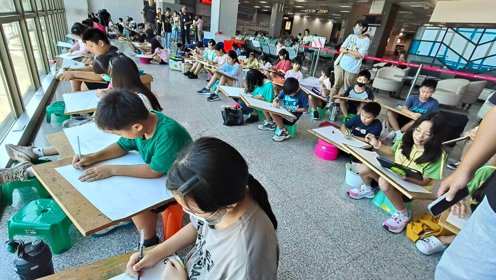 畫出藍天 寫下飛安  金門航空站飛安宣導活動110名師生參與