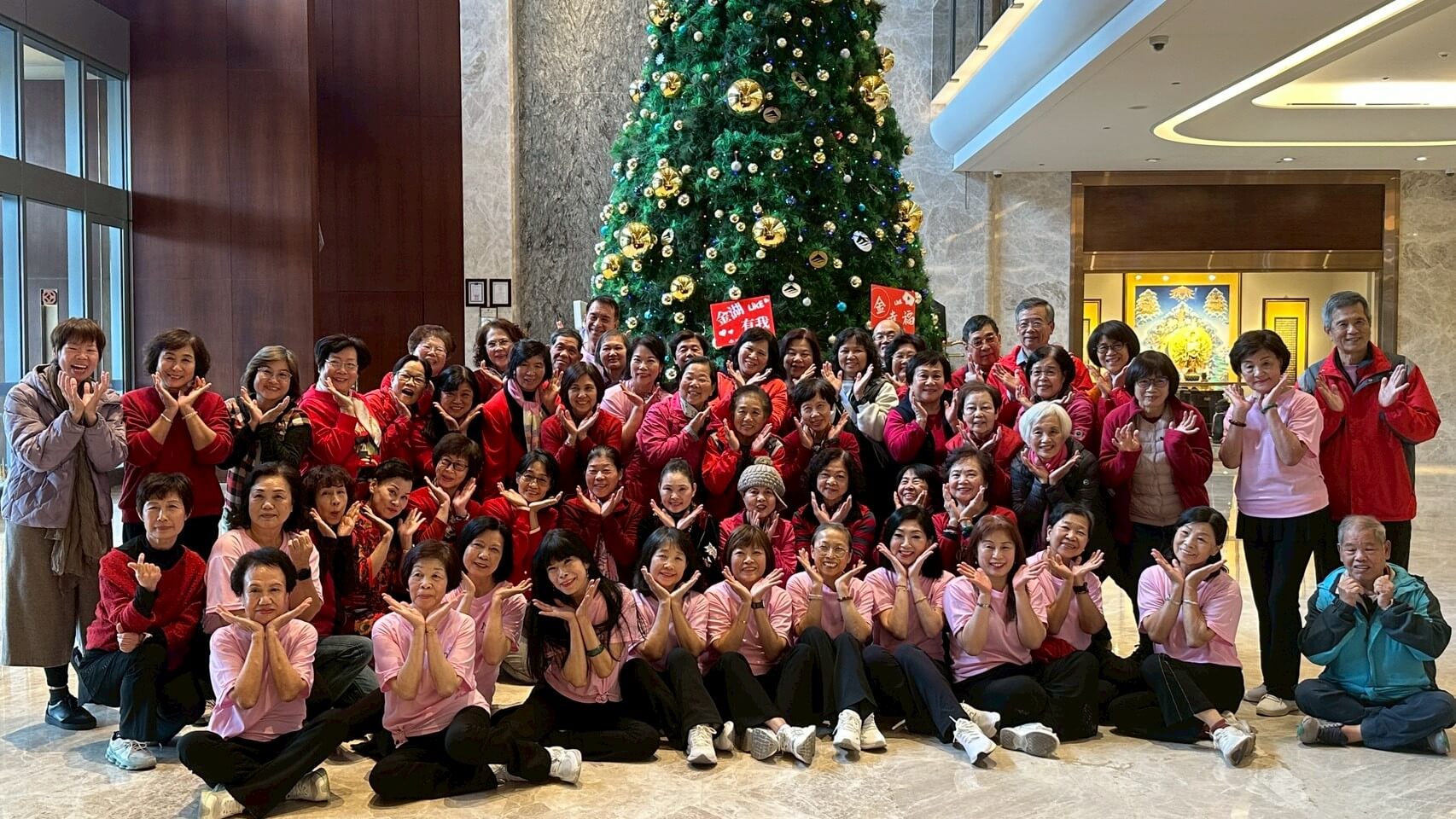 金大樂齡嗨翻跨年夜 與阿凡達共舞