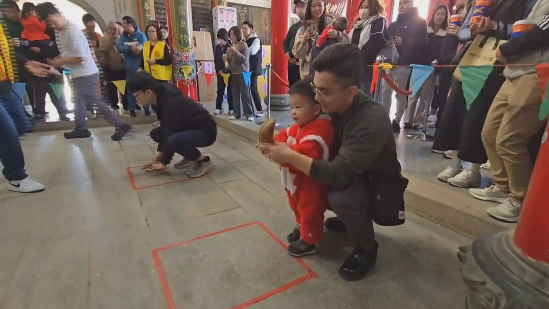 烈嶼保生大帝廟擲聖筊競賽 連十筊獲轎車